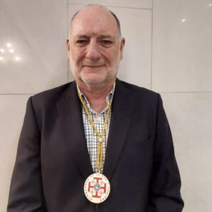 Arbona con medalla Prior