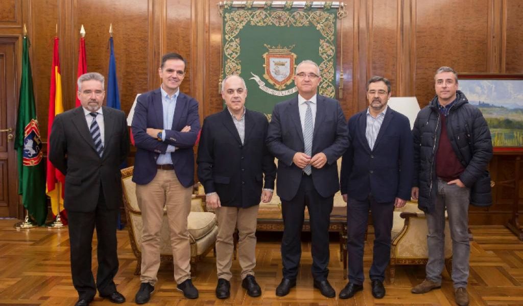 Acto institucional en el Ayuntamiento de Pamplona